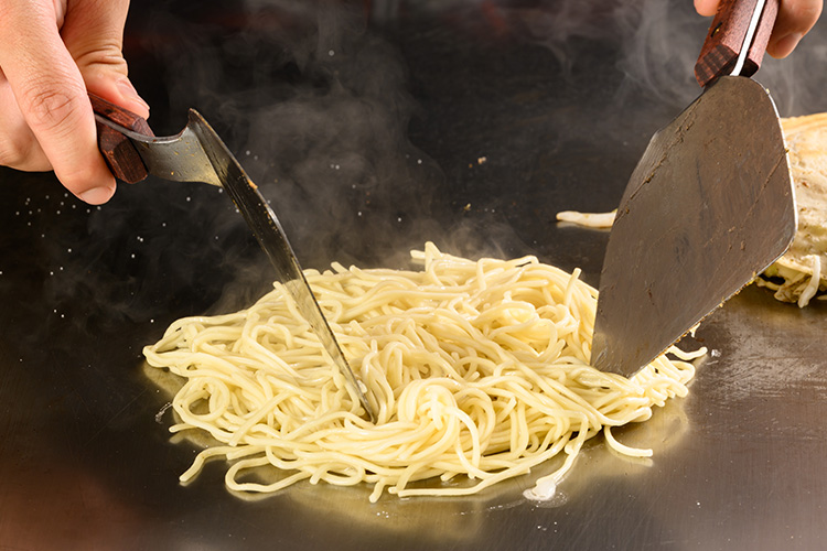 生麺が生む、もちもち食感